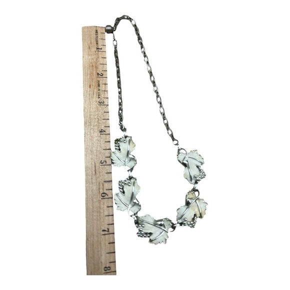 VINTAGE SARAH COVENTRY "WHISPERING LEAVES" ADJUSTABLE CHOKER NECKLACE - Picture 3 of 3